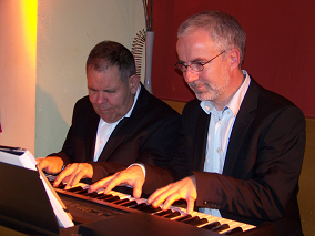 Martin und Thomas vierhndig